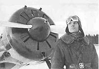 Комэск 7-го ИАП Федор Шинкаренко на фоне своего самолёта
